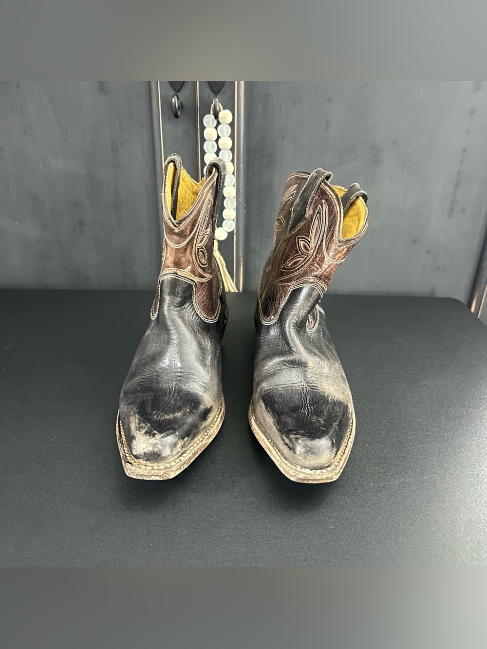 BedStu Brown & Black Leather Western Ankle Boots with Yellow Lining size 7.5 - Picture 2 of 7